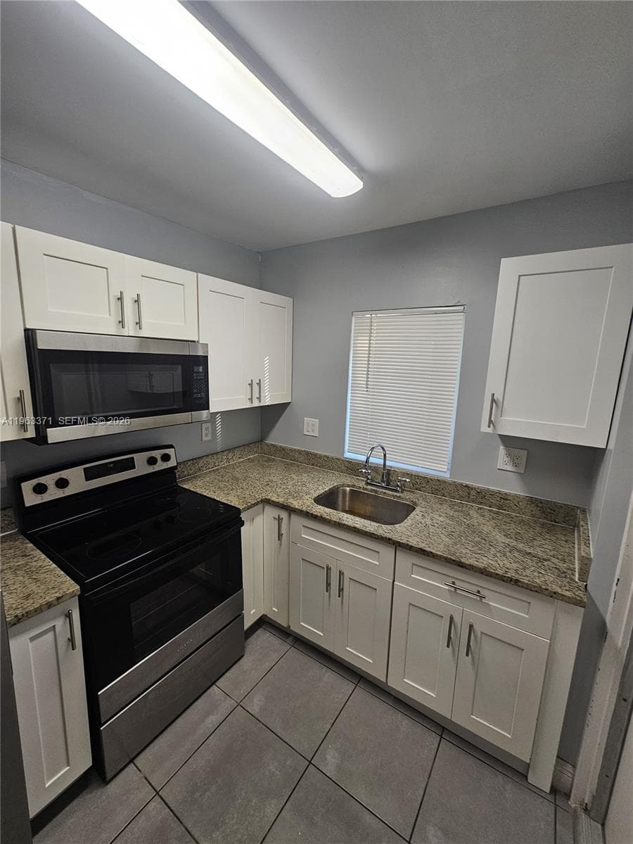 1128 NW 101st St, Miami, FL 33150 photo 3