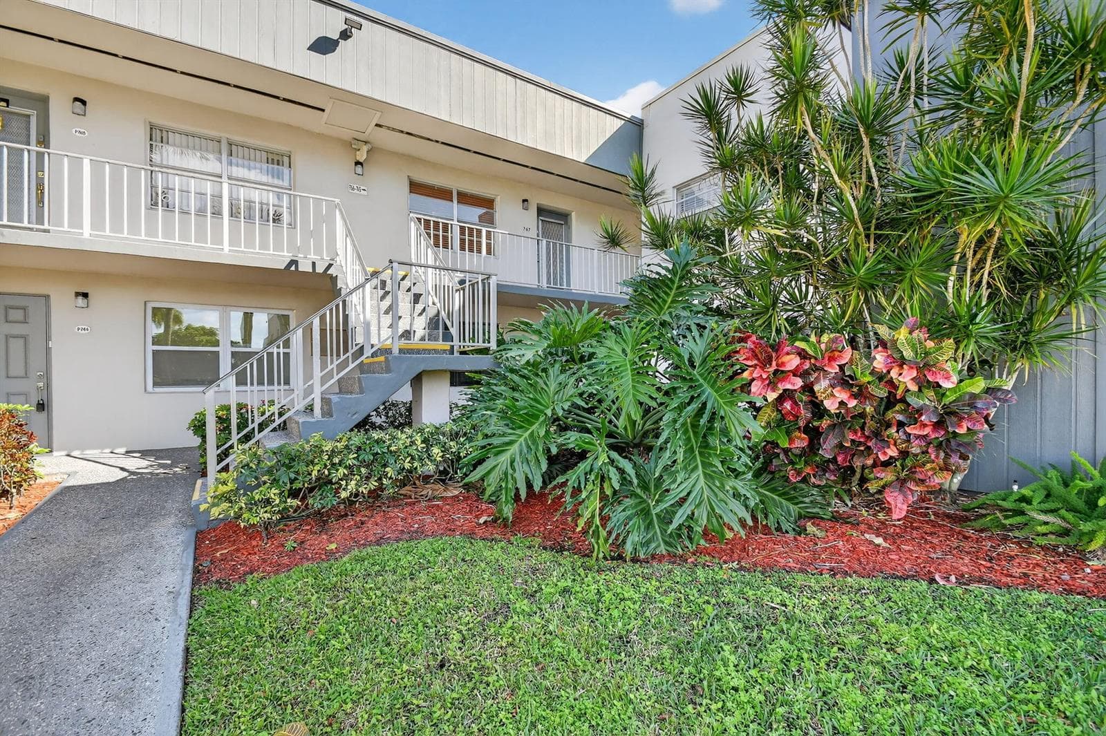 743 Burgundy P, Delray Beach, FL 33484 photo 2