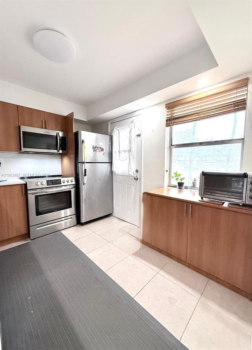 1501 NE 191st St # C114, Miami, FL 33179 photo 4