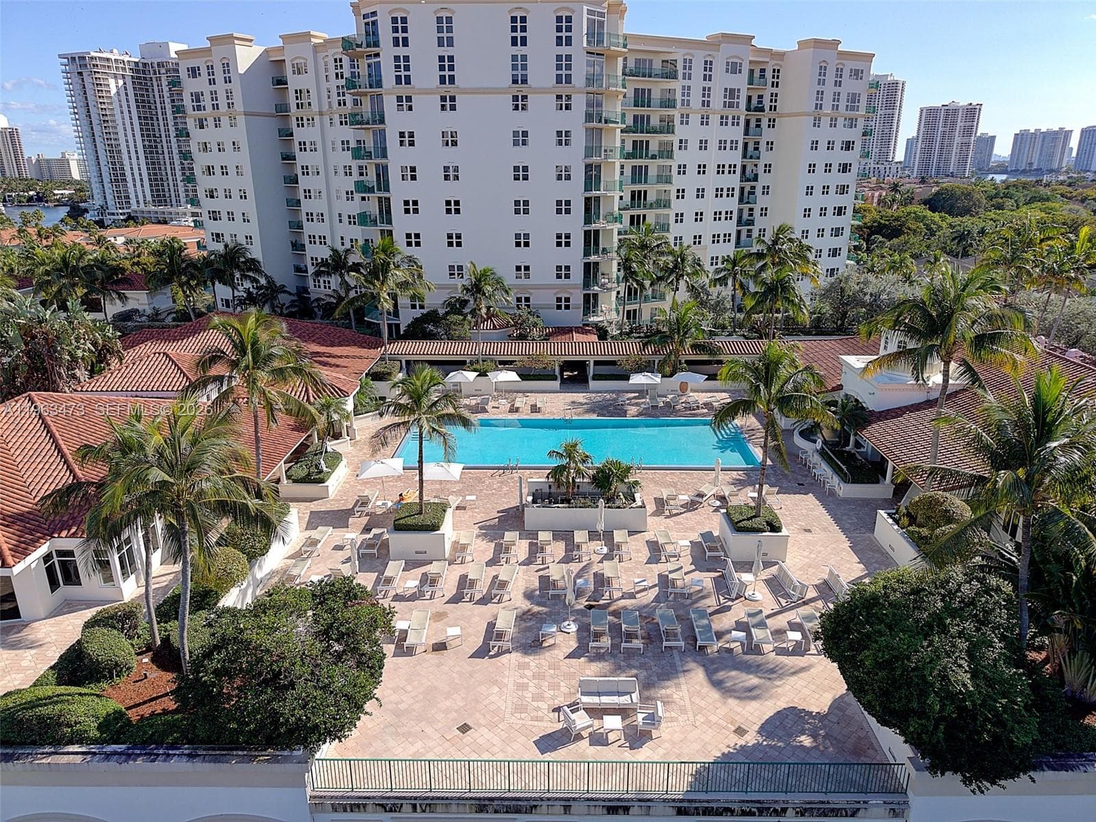 20000 E Country Club Dr # 716, Aventura, FL 33180 photo 3