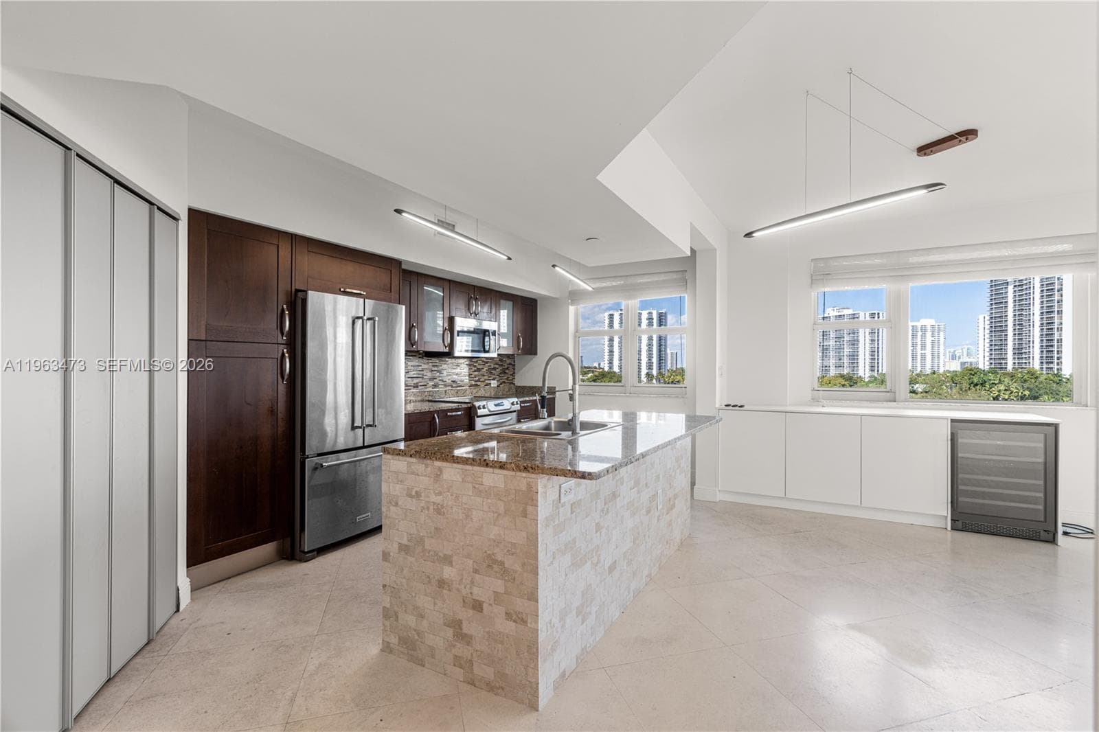 20000 E Country Club Dr # 716, Aventura, FL 33180 photo 4