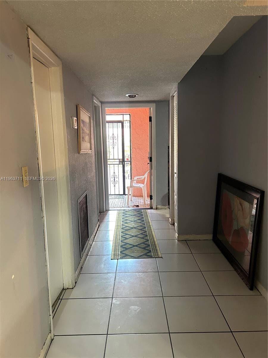 1653 NW 58th Ave # 14, Lauderhill, FL 33313 photo 2