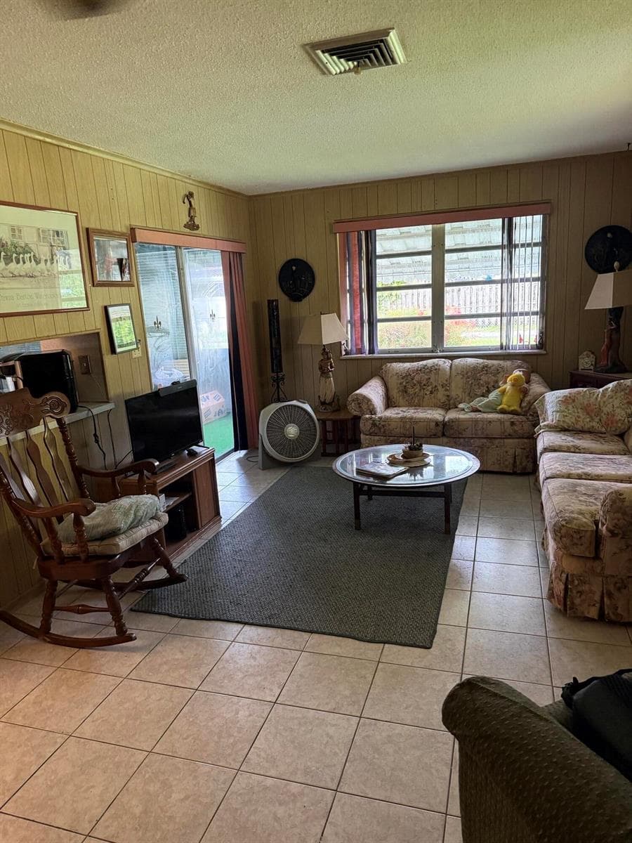 626 S Crescent Drive, Hollywood, FL 33021 photo 3