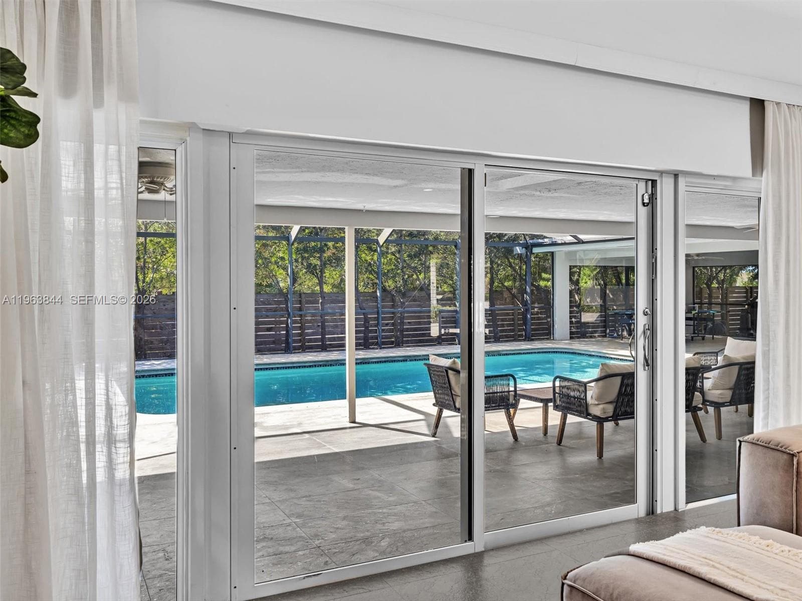 840 S Southlake Dr, Hollywood, FL 33019 photo 4