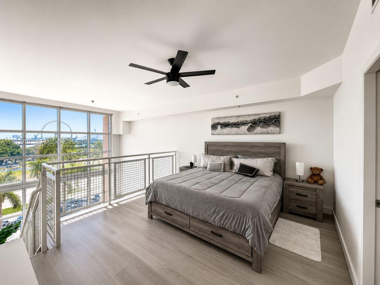 253 NE 2nd St # 433, Miami, FL 33132 photo 5