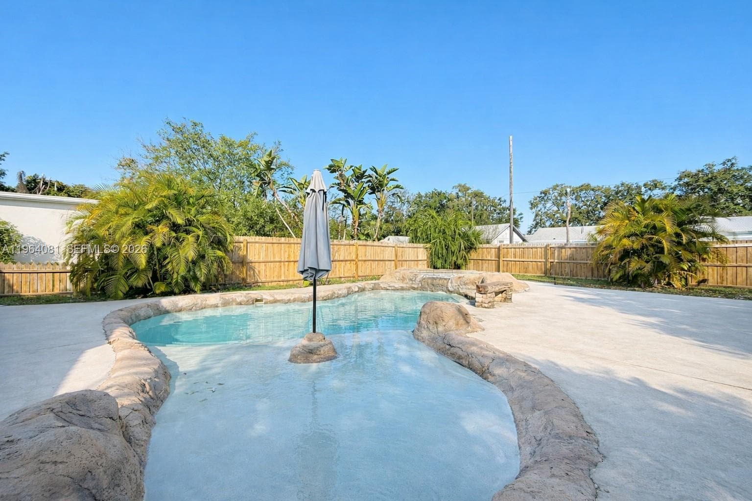 5613 N 19th Ave S, Other City - In The State Of Florida, FL 33707 photo 4