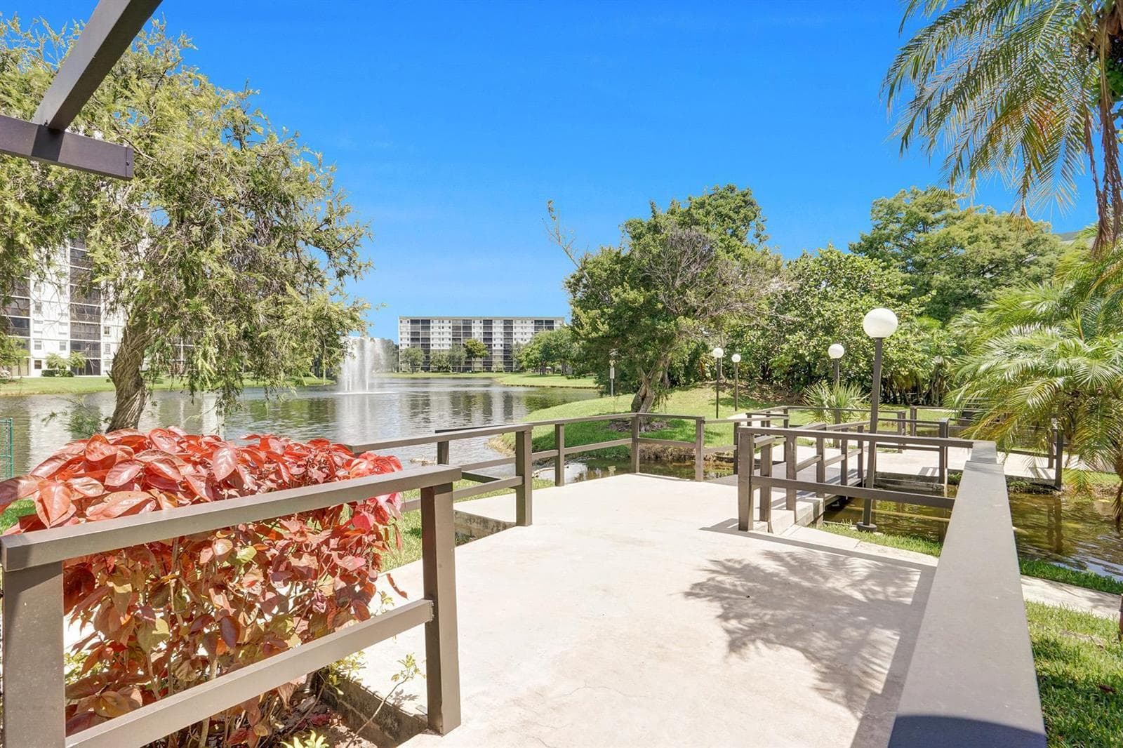 2334 S Cypress Bend Drive # 907, Pompano Beach, FL 33069 photo 5