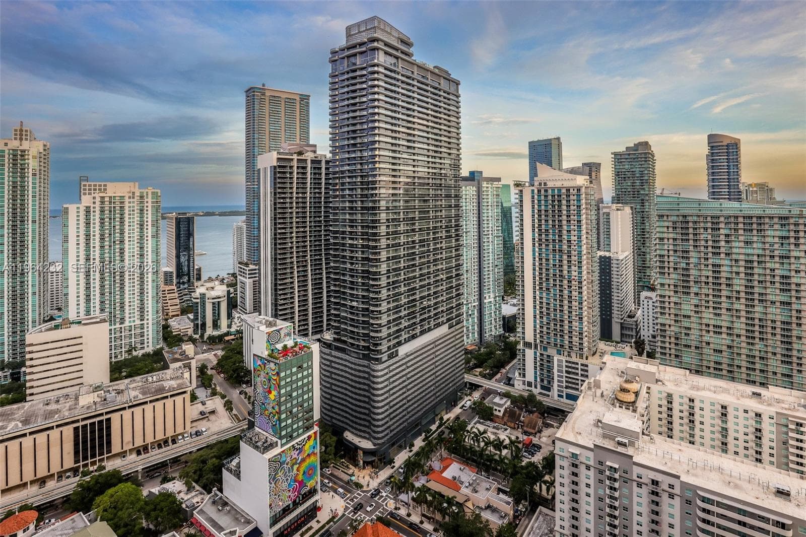 55 SW 9th St # 3906, Miami, FL 33130 photo 3