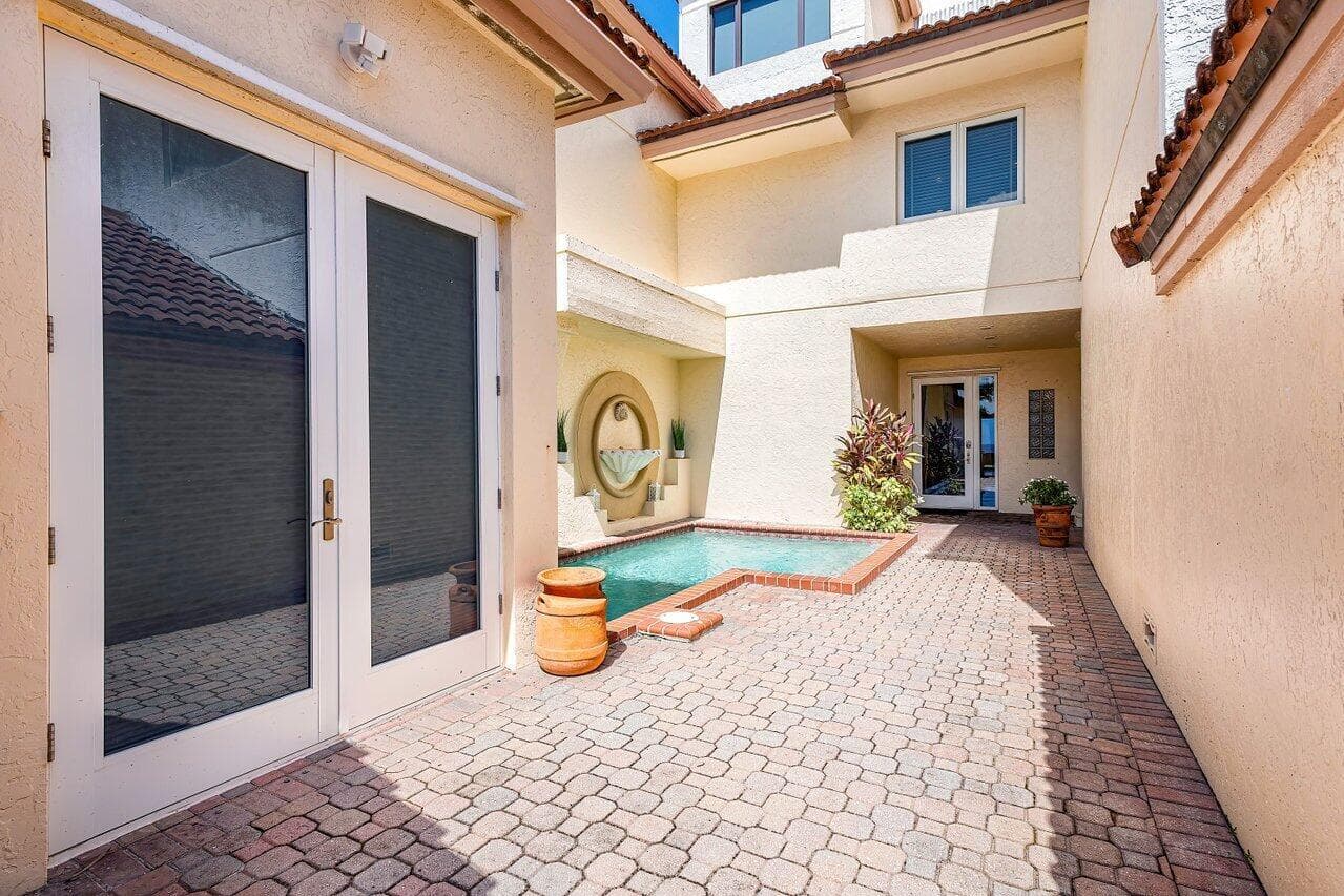 4517 S Ocean Boulevard, Highland Beach, FL 33487 photo 3