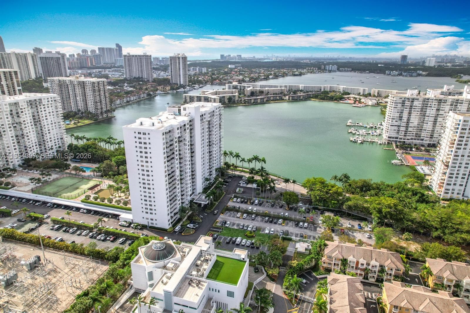2801 NE 183rd St # 1504W, Aventura, FL 33160