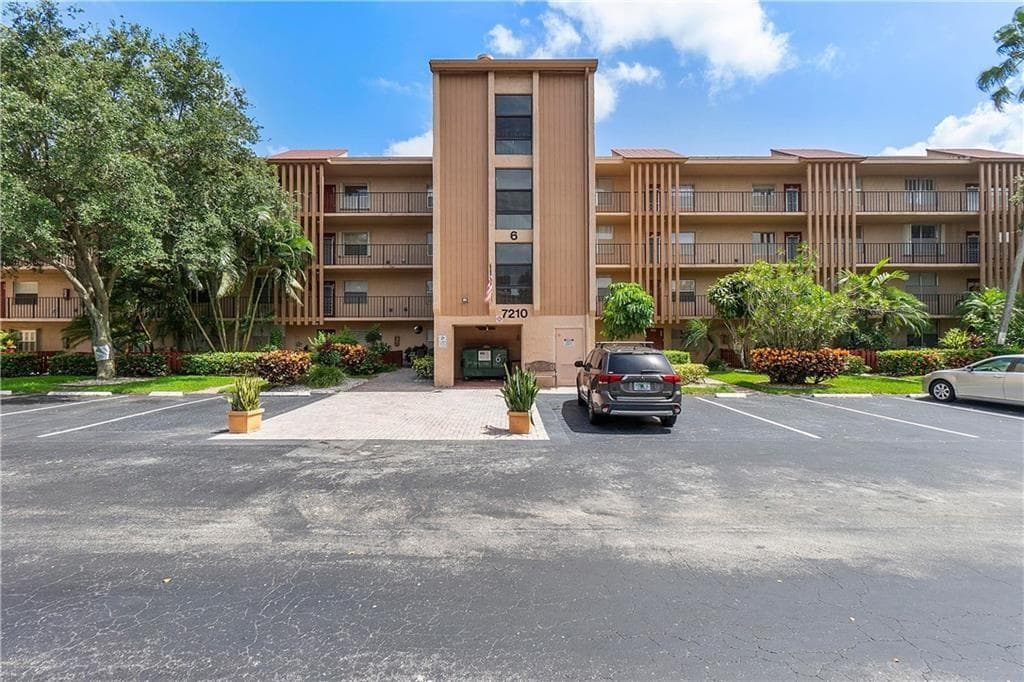 7210 Lake Circle Drive # 306, Margate, FL 33063 photo 3