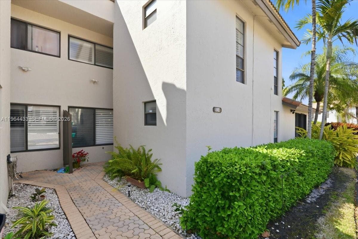 958 Mockingbird Ln # 514, Plantation, FL 33324 photo 4
