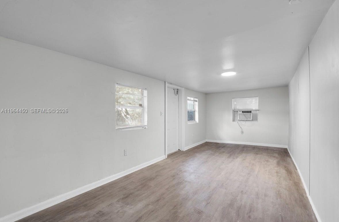 914 NW 80th St, Miami, FL 33150 photo 2