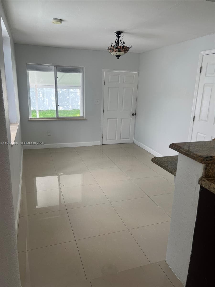6823 SW 25th St, Miami, FL 33155 photo 5