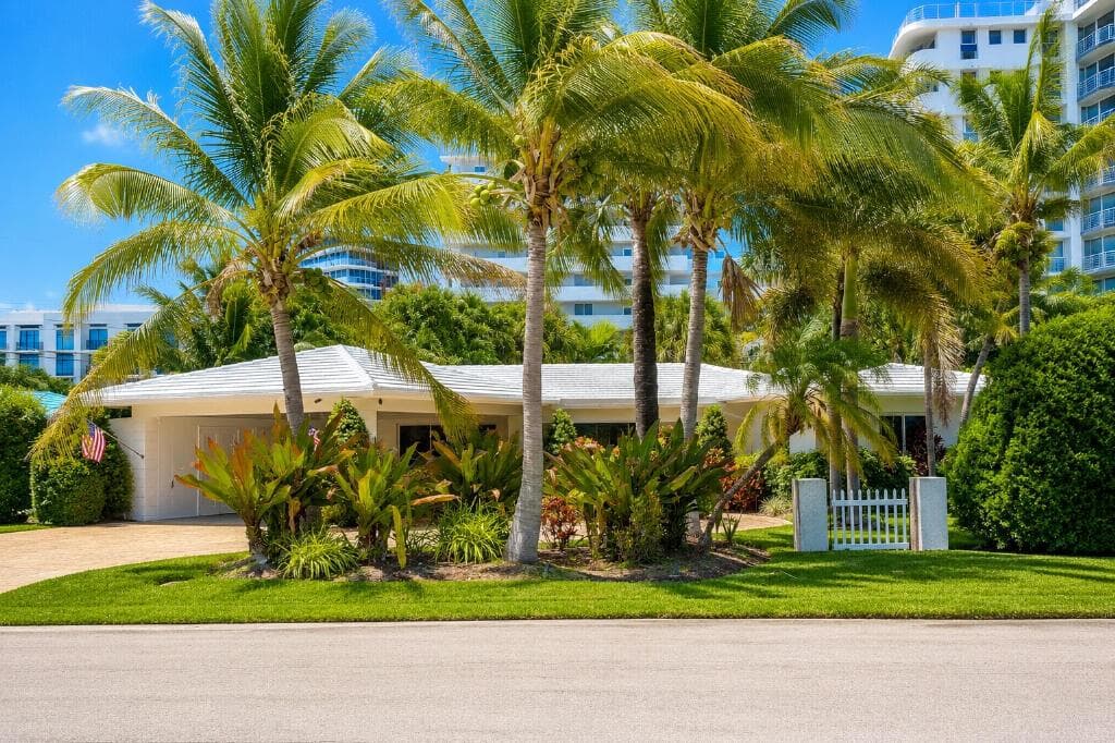 2200 NE 32nd Avenue, Fort Lauderdale, FL 33305 photo 2