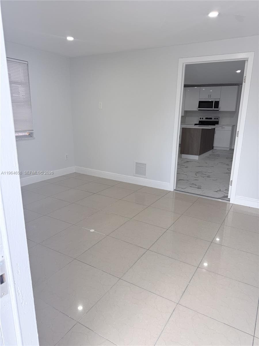 6829 SW 25th St, Miami, FL 33155 photo 2