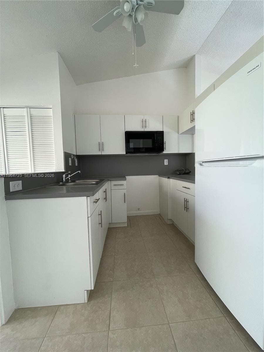 1210 San Remo Cir # ., Homestead, FL 33035 photo 2