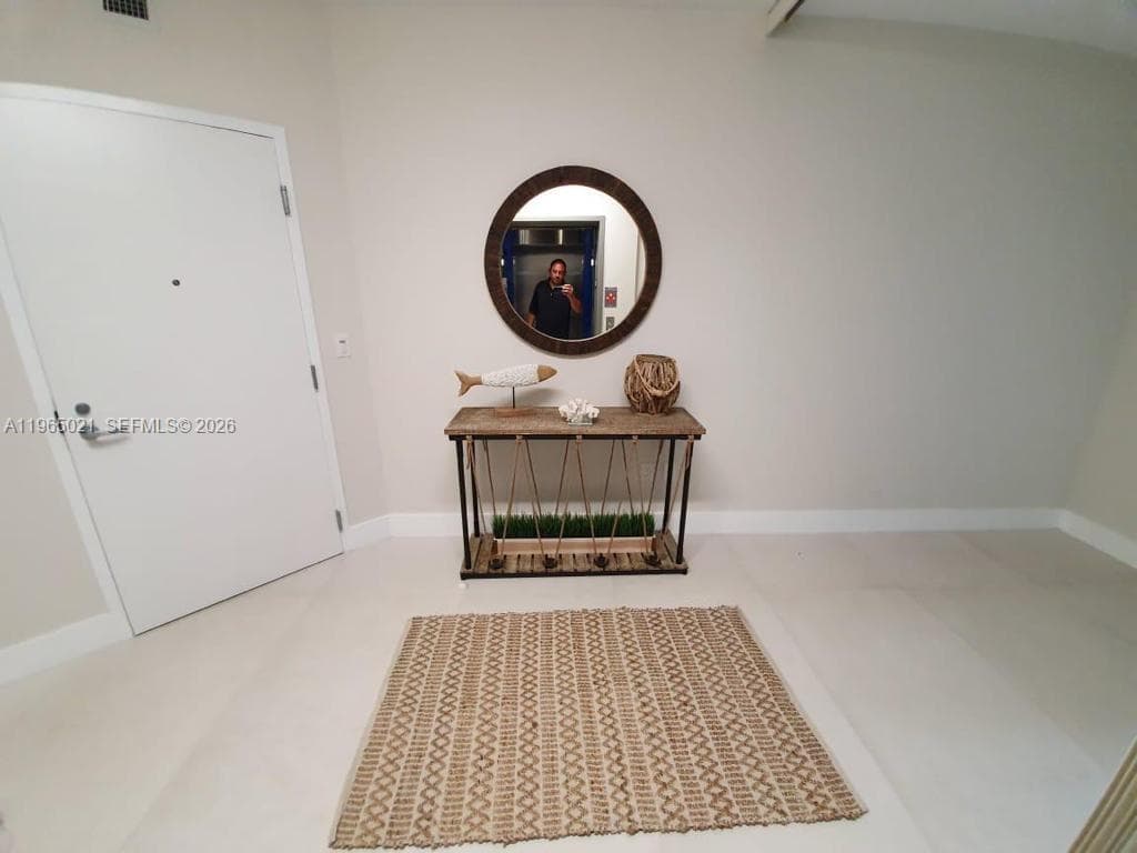 16385 Biscayne Blvd # 507, North Miami Beach, FL 33160 photo 2