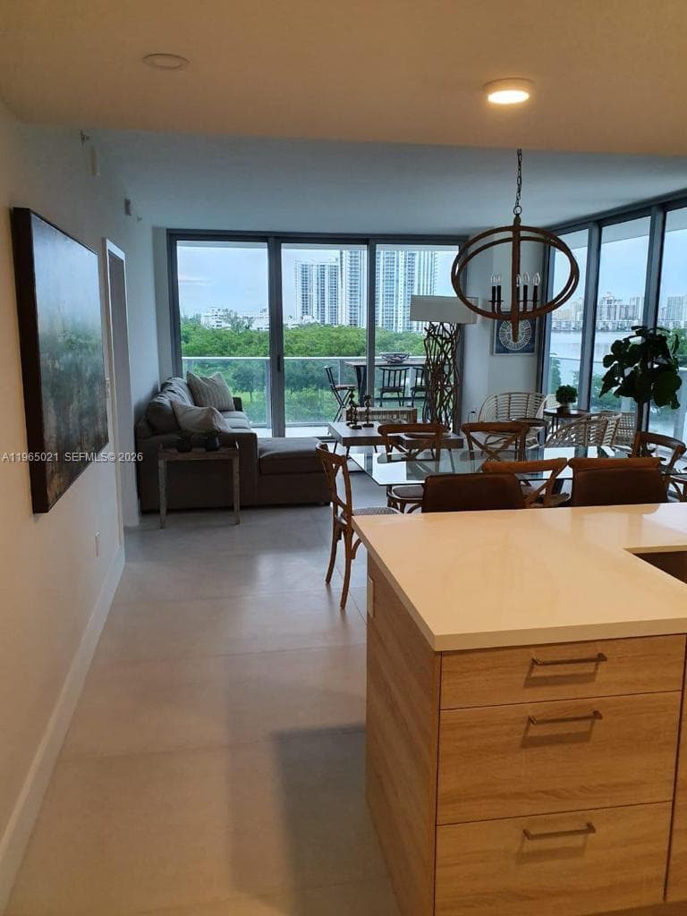 16385 Biscayne Blvd # 507, North Miami Beach, FL 33160 photo 4