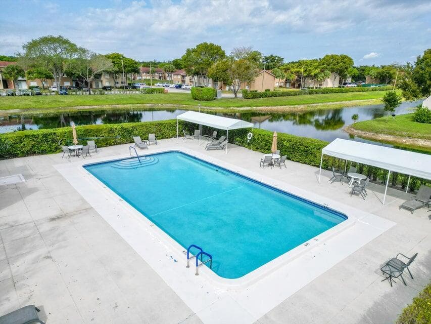 107 Lake Terry Drive, West Palm Beach, FL 33411 photo 4