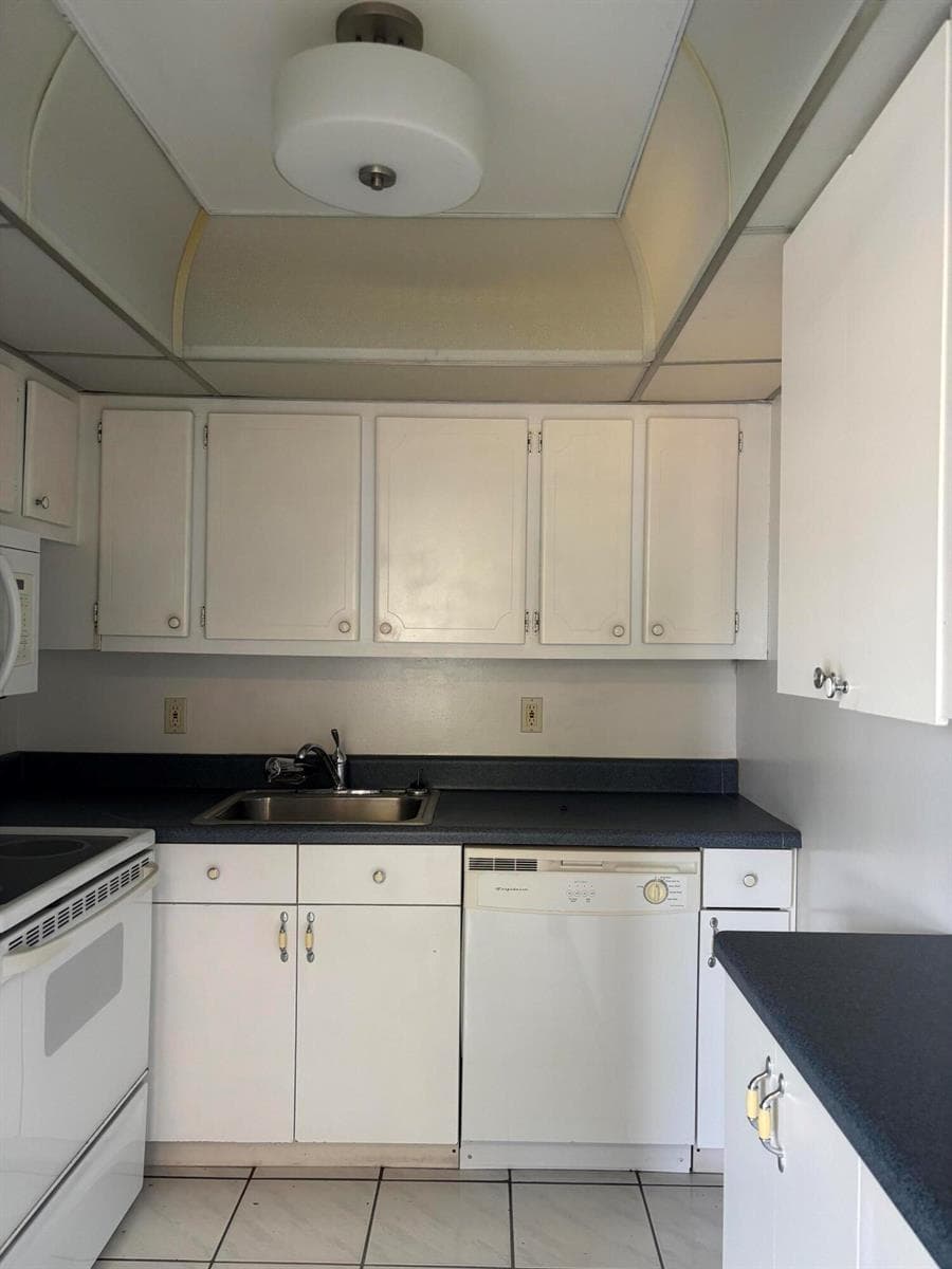 75 Sheffield D, West Palm Beach, FL 33417 photo 2