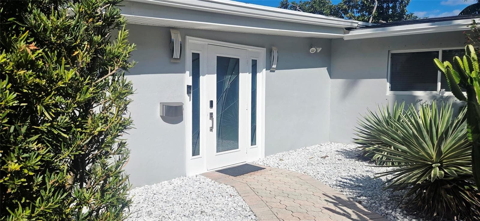3044 NE 15th Terrace, Oakland Park, FL 33334 photo 2