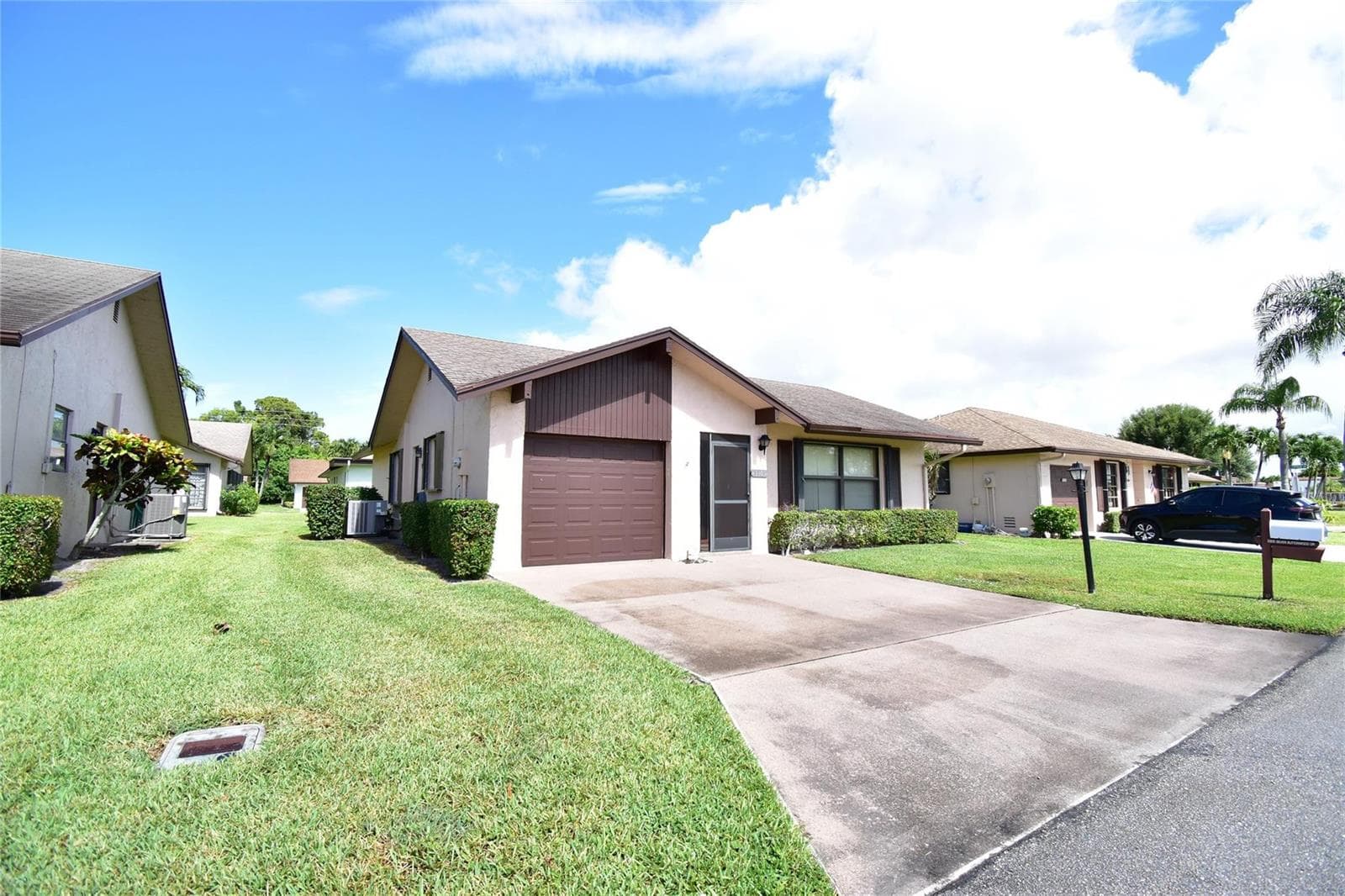 3305 Silver Buttonwood Drive, FL 33463 photo 5