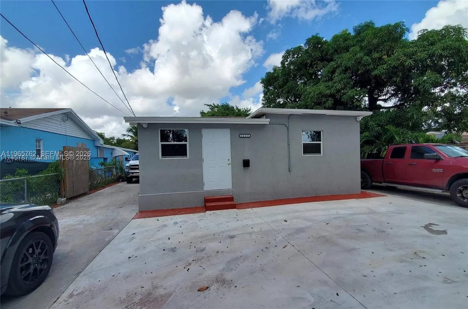 2425 NW 28th St, Miami, FL 33142 photo 2