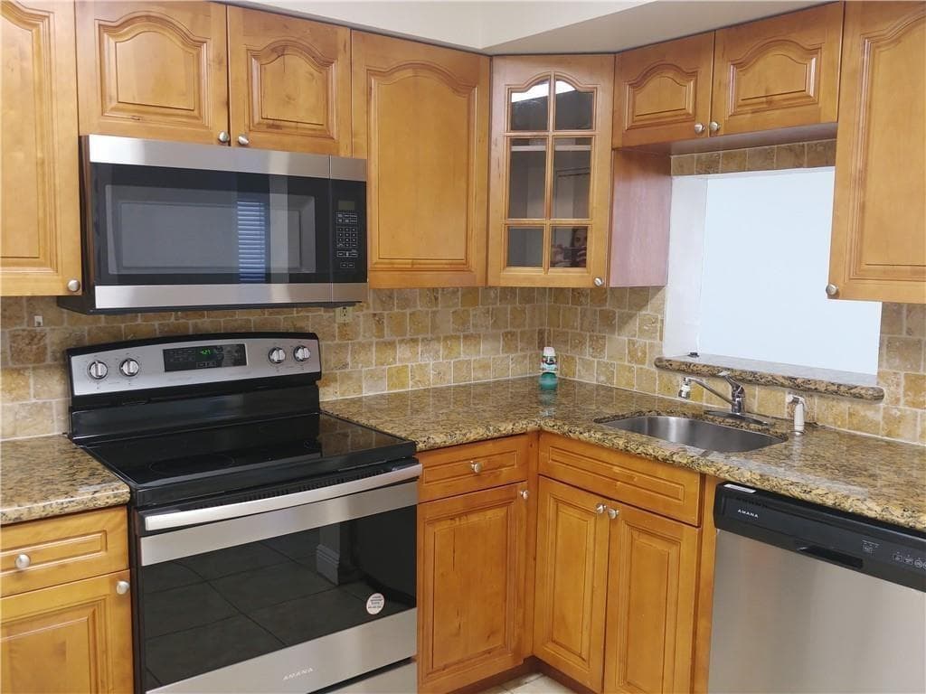 705 NW 91st Terrace, Plantation, FL 33324 photo 5