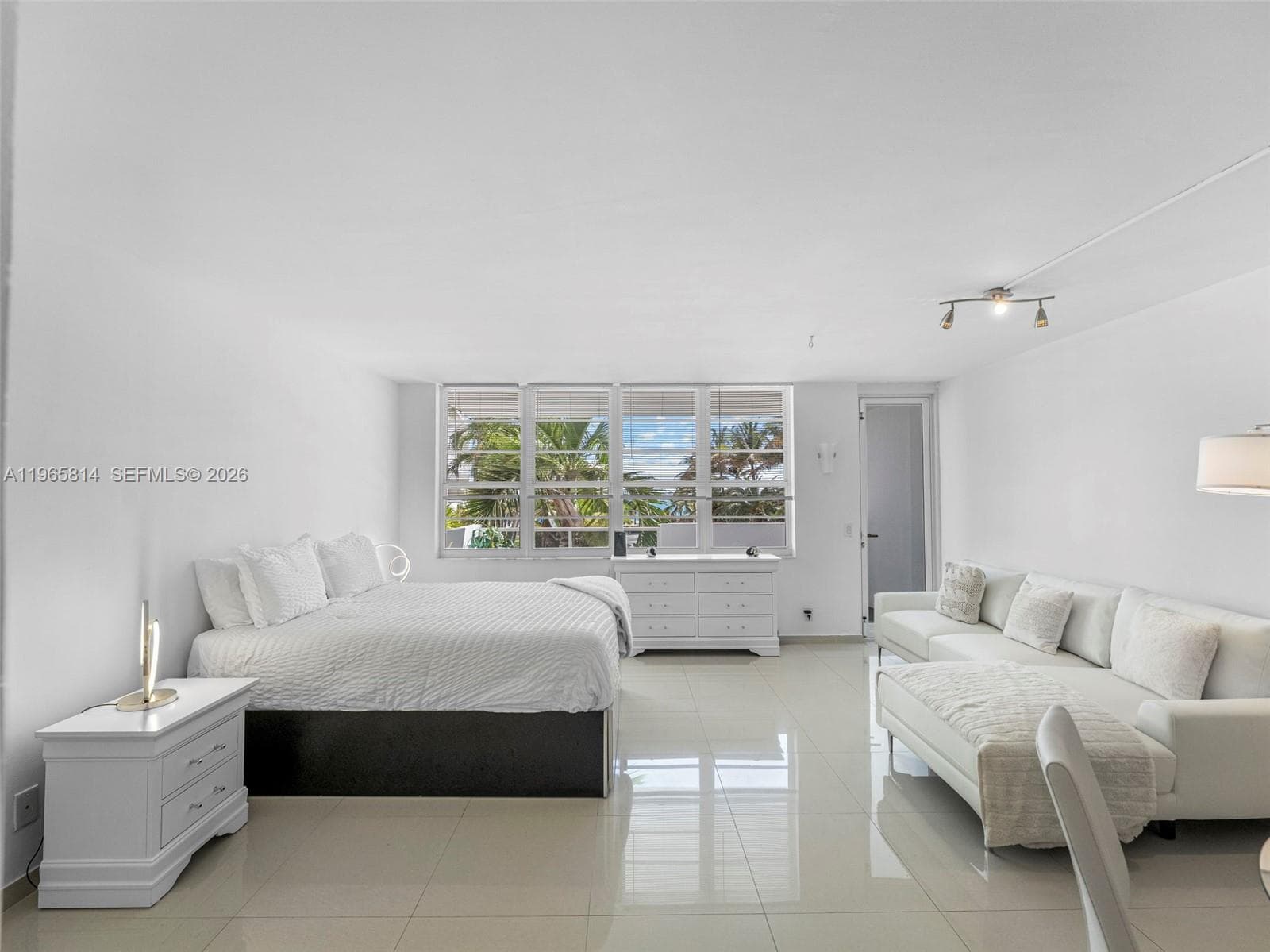 100 Lincoln Rd # 417, Miami Beach, FL 33139 photo 2