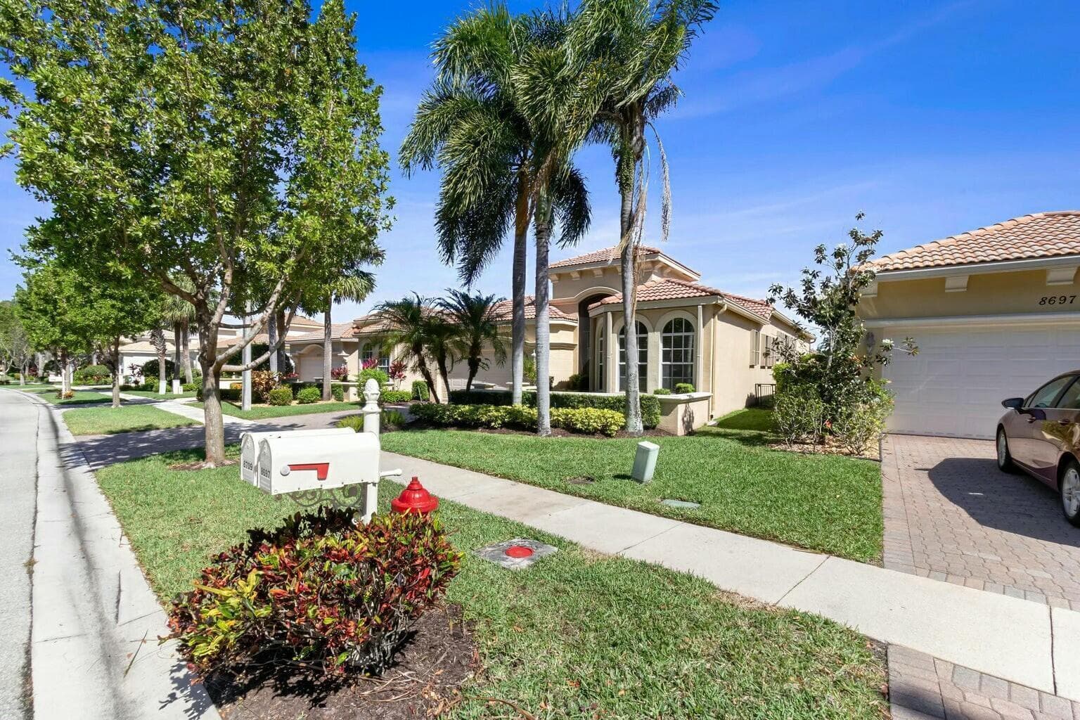 8709 Via Grande E, Wellington, FL 33411 photo 2