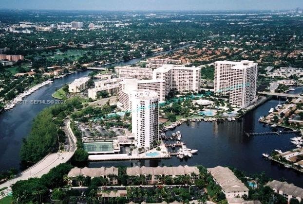2500 PARKVIEW DR # 417, Hallandale Beach, FL 33009