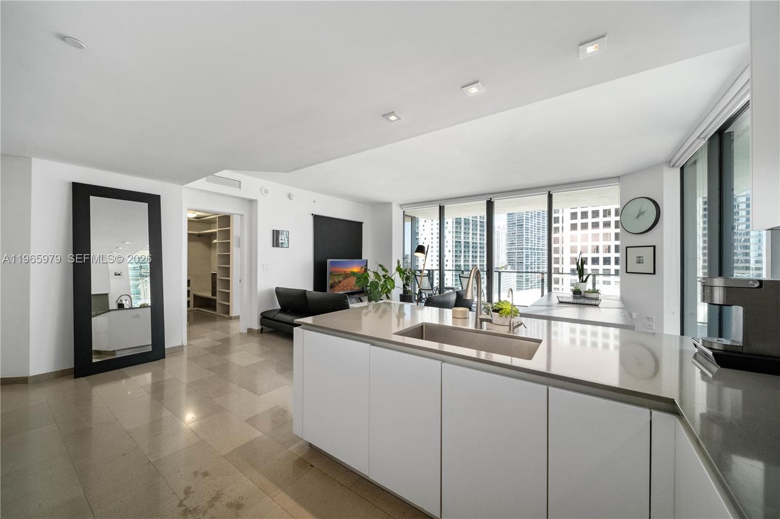 68 SE 6th St # 1201, Miami, FL 33131 photo 3