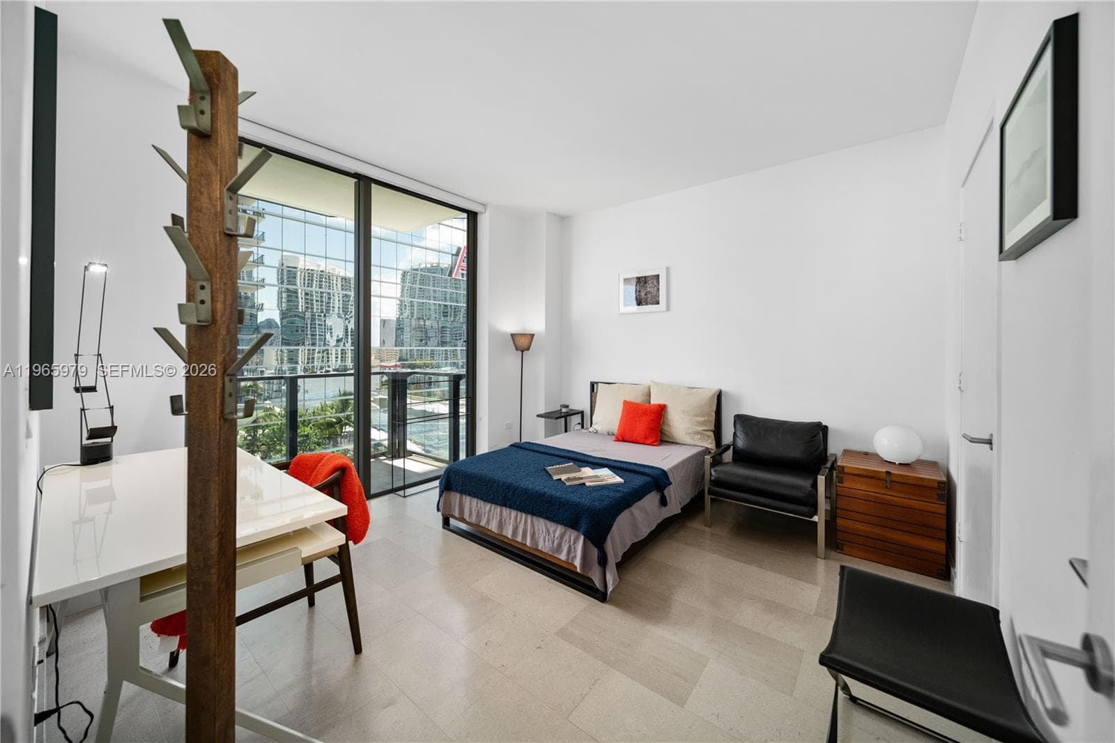 68 SE 6th St # 1201, Miami, FL 33131 photo 5