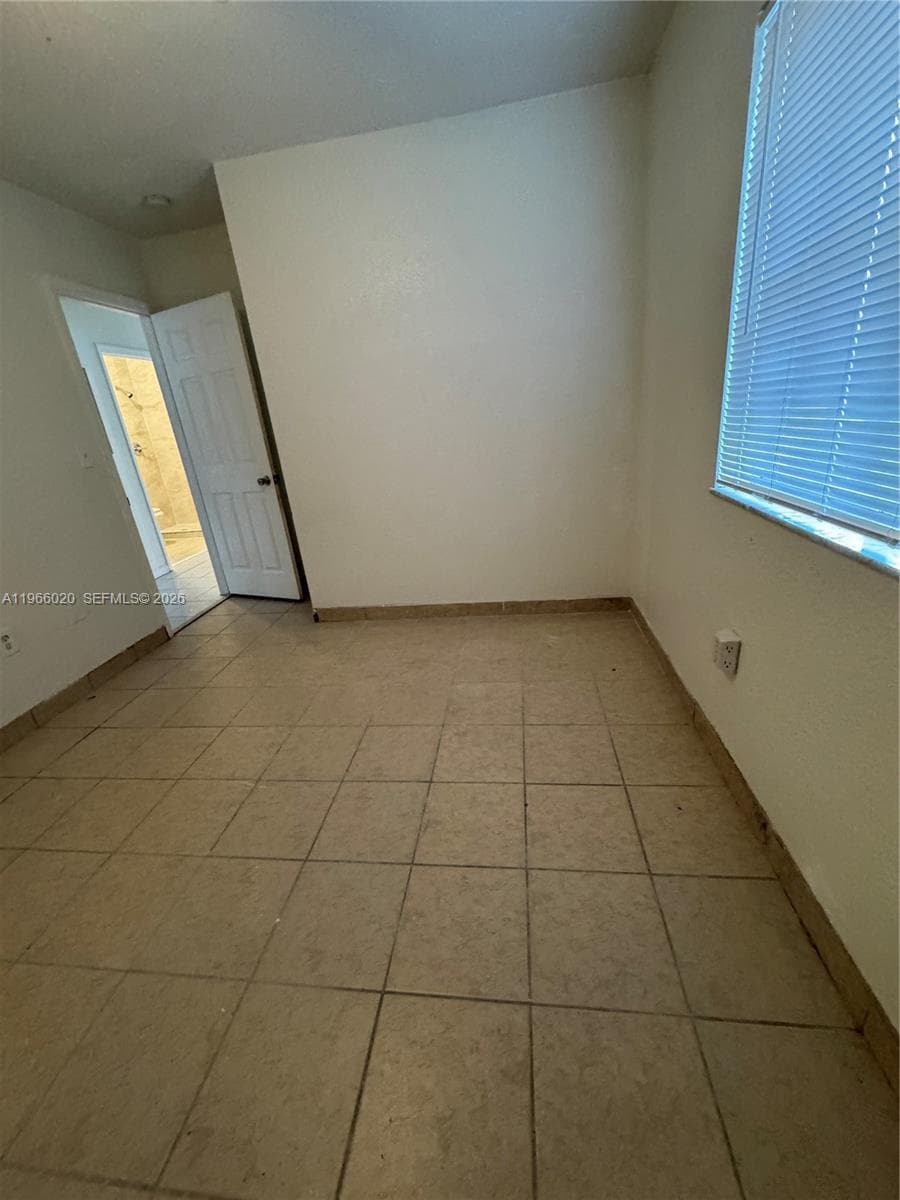 20138 NW 38th Pl, Miami Gardens, FL 33055 photo 3