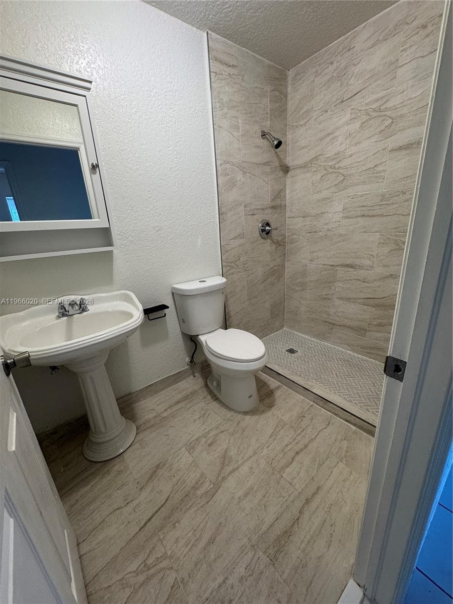 20138 NW 38th Pl, Miami Gardens, FL 33055 photo 4
