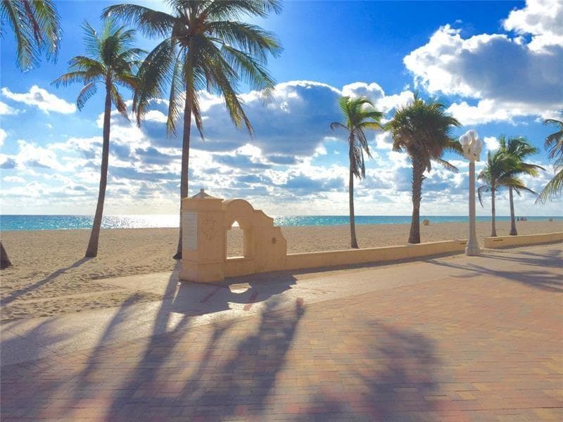 355 Virginia Street, Hollywood, FL 33019 photo 2
