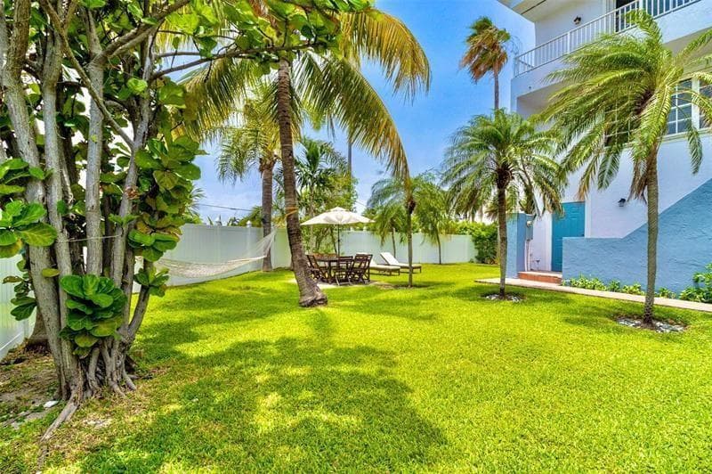 355 Virginia Street, Hollywood, FL 33019 photo 4