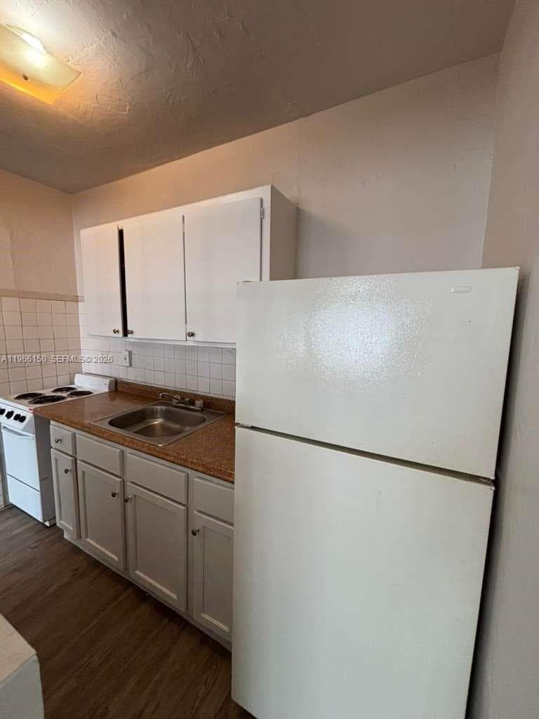 301 Sharar Ave # 4, Opa-Locka, FL 33054 photo 4