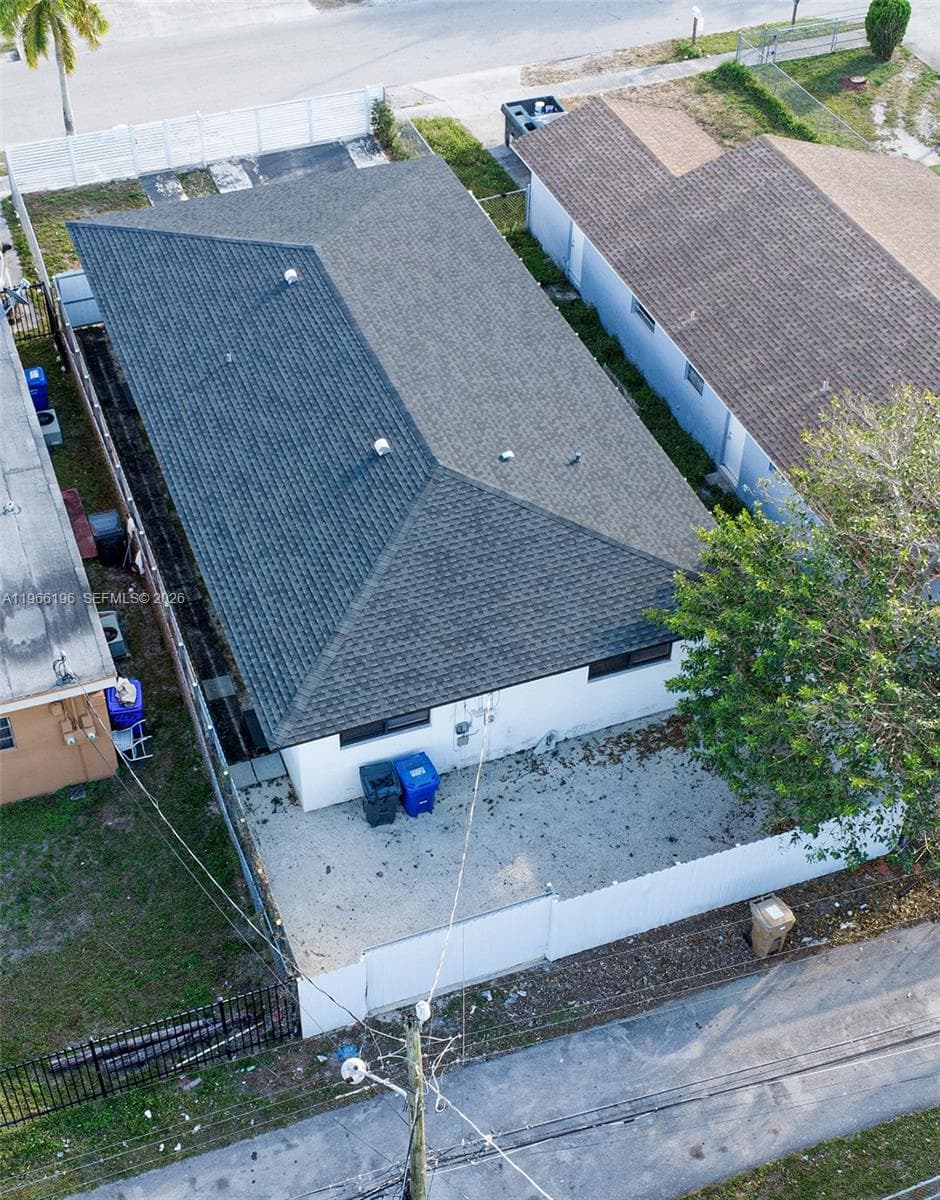 2221 Charleston St, Hollywood, FL 33020 photo 3