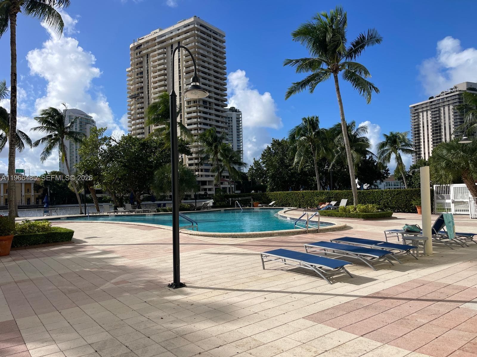 19390 Collins Ave # 123, Sunny Isles Beach, FL 33160 photo 2