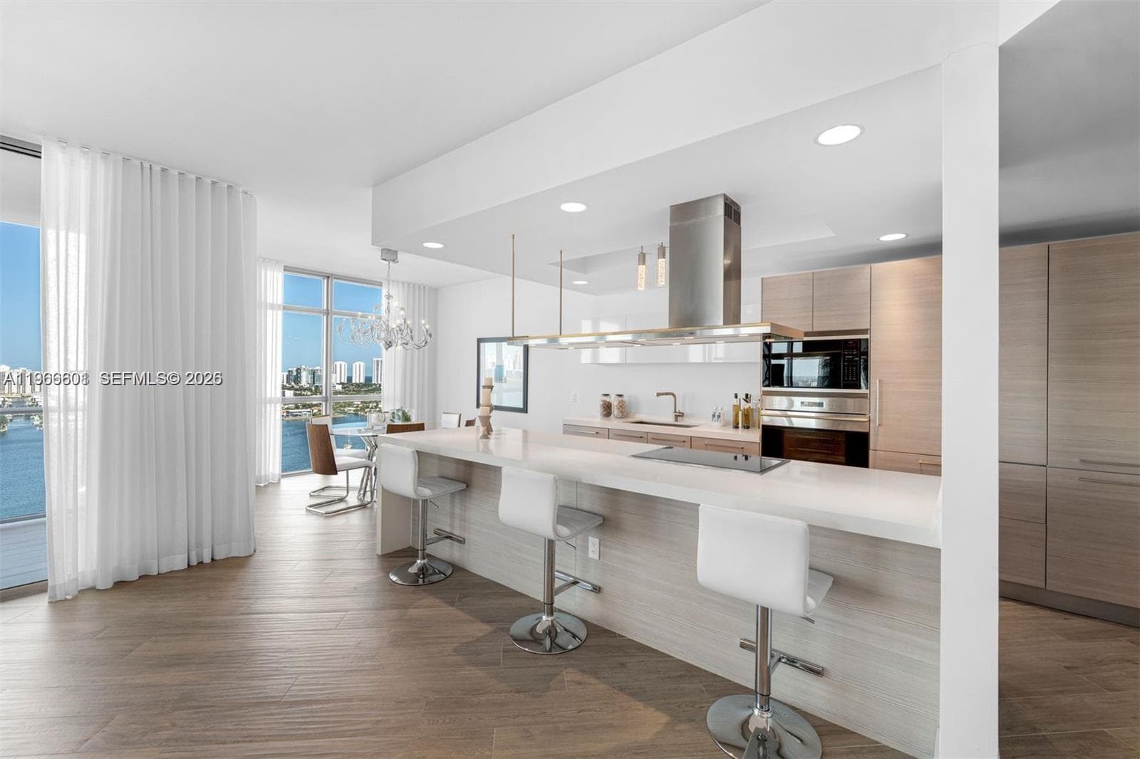 17301 Biscayne Blvd # 2110, North Miami Beach, FL 33160 photo 4