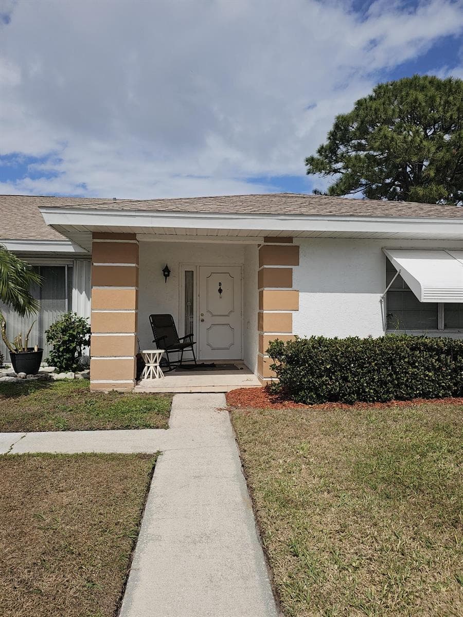 1212 Lakes End Drive # D, Fort Pierce, FL 34982 photo 2