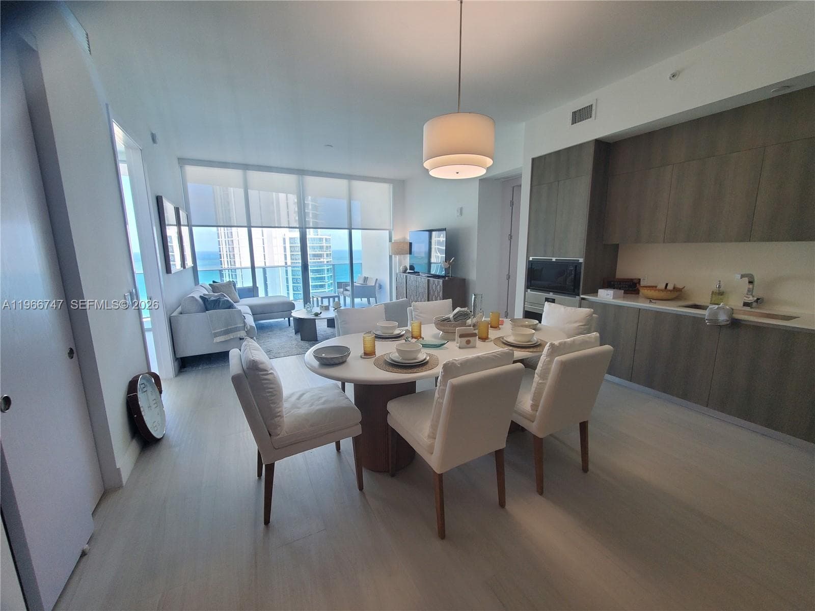 17550 COLLINS # 1402, Sunny Isles Beach, FL 33160