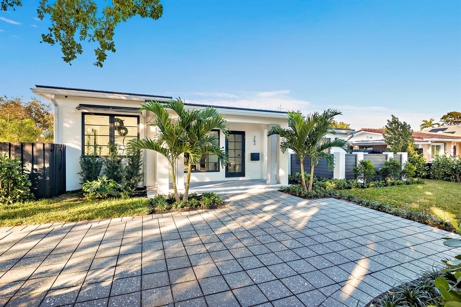 263 Alhambra Place, West Palm Beach, FL 33405 photo 2