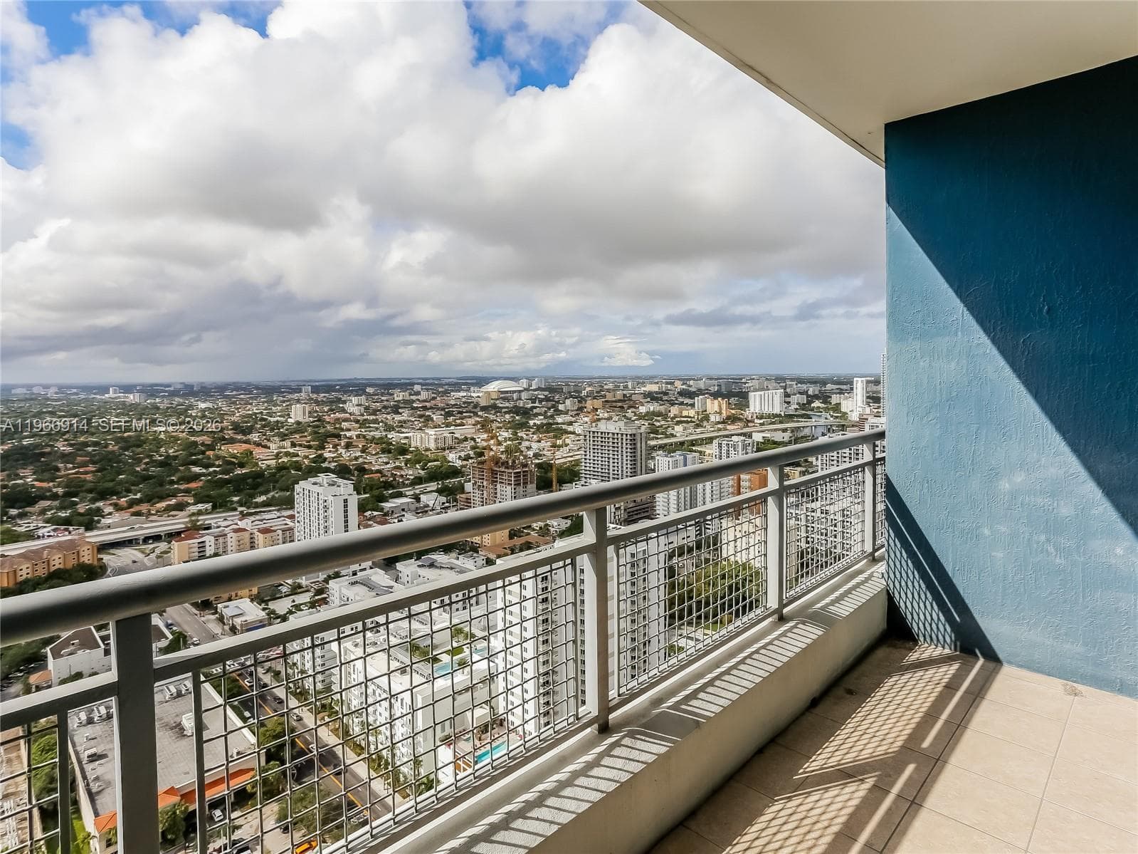 60 SW 13th St # 3404, Miami, FL 33130 photo 3