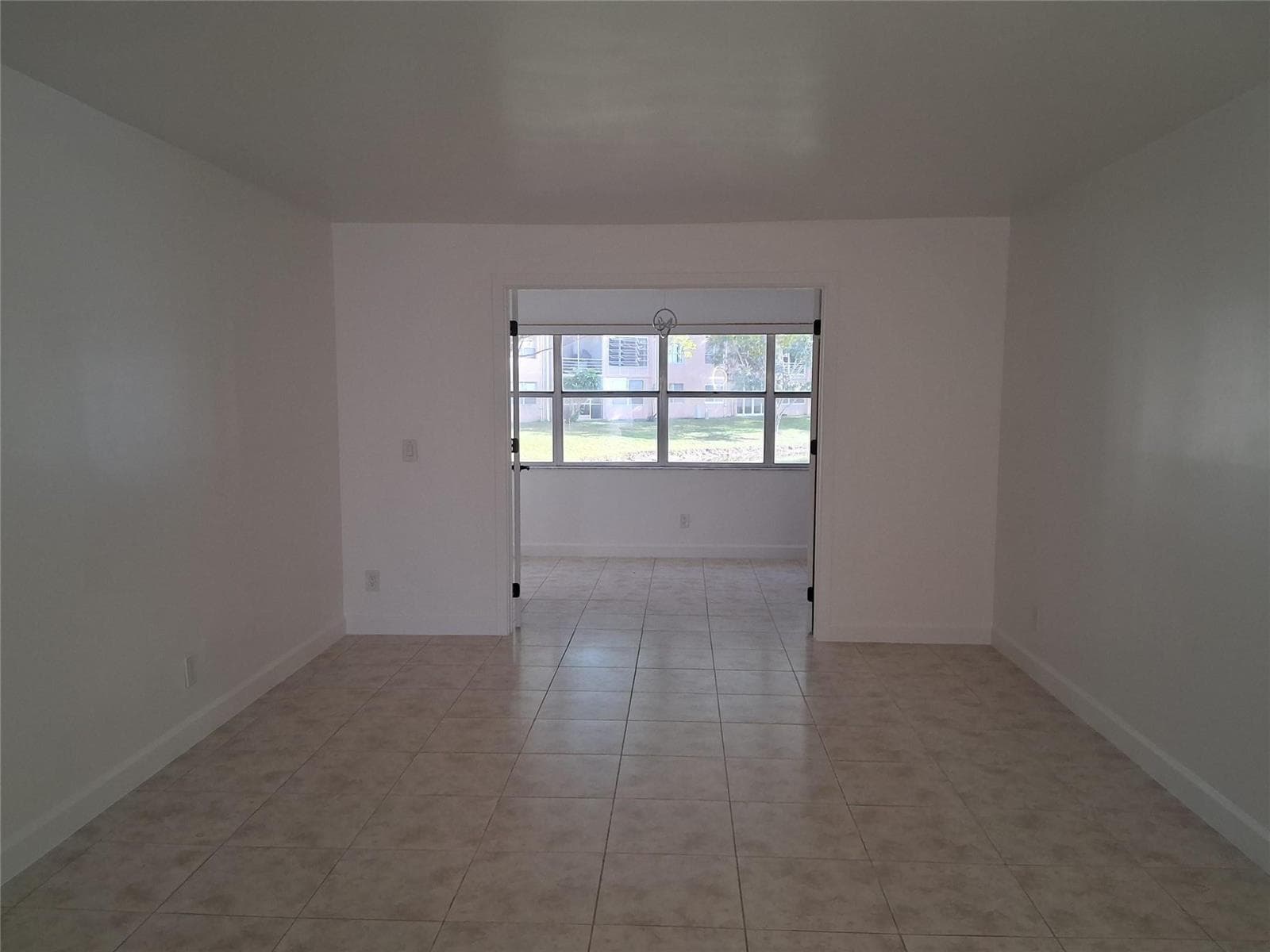 9800 Sunrise Lakes Boulevard # 109, Sunrise, FL 33322 photo 2