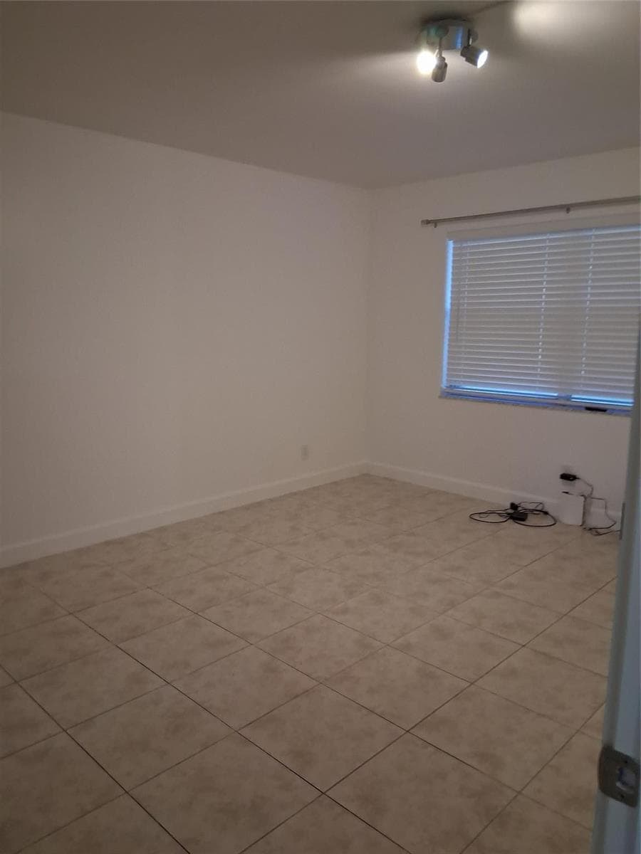 9800 Sunrise Lakes Boulevard # 109, Sunrise, FL 33322 photo 4