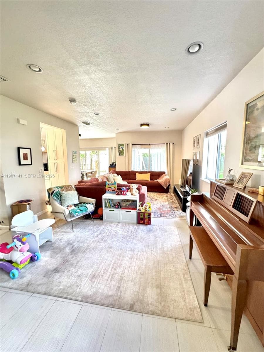 396 NE 33rd Ter, Homestead, FL 33033 photo 4