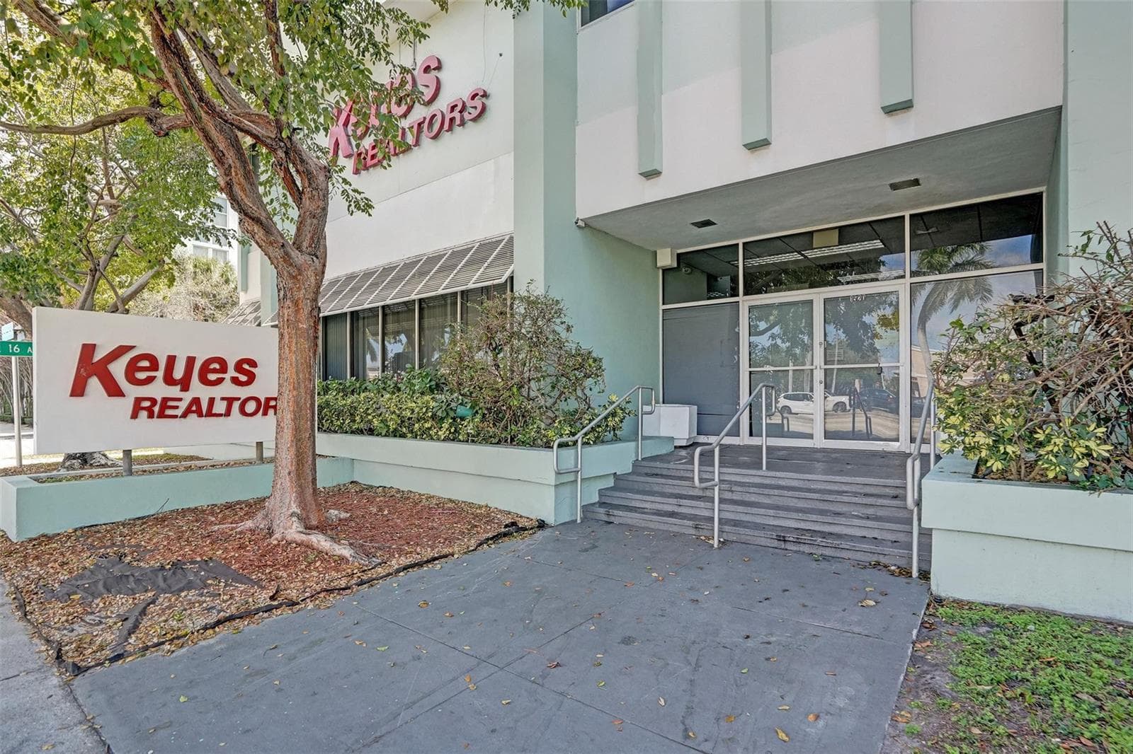1520 E Sunrise, Fort Lauderdale, FL 33304 photo 2